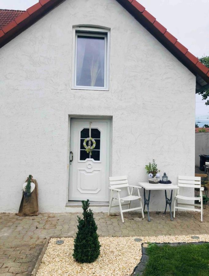 Kleine Gemuetliche Einliegerwohnung Mit Garten Und Pool Нордштеммен Экстерьер фото