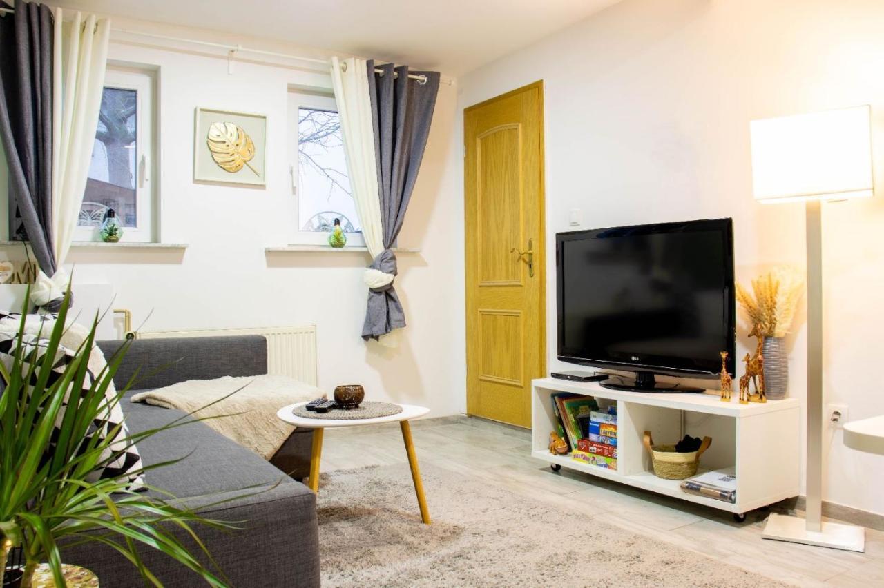 Kleine Gemuetliche Einliegerwohnung Mit Garten Und Pool Нордштеммен Экстерьер фото